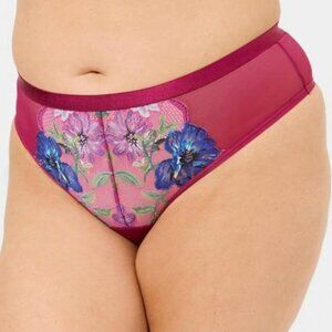 Torrid - Photo Floral Lace Mid Rise Thong Panty in Photo Floral Lace Nav…​​